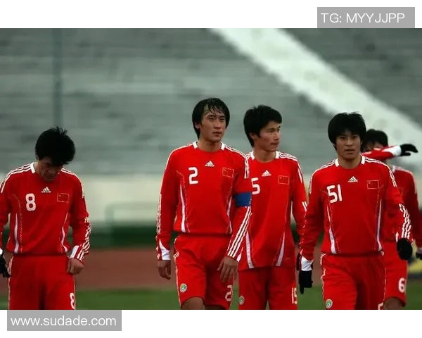 卡塔尔世界杯中国队奋勇争先展现拼搏精神与团队合作的精彩瞬间 卡塔尔世界杯中国队奋勇争先展现拼搏精神与团队合作的精彩瞬间